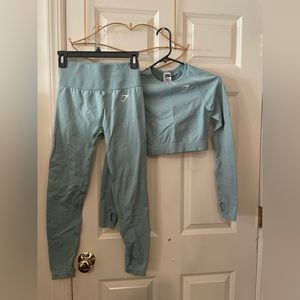 Gym Shark Set - cropped LS top & leggings